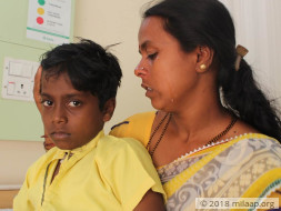 8-year-old Body Has Been Pricked So Much With Needles, Can't Find Vein