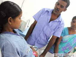 Internal Bleeding In Her Liver Is Killing This Tea Seller's Daughter