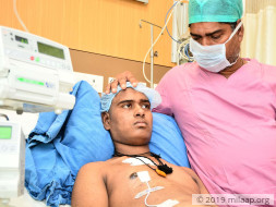 This Homeless Father Will Lose His 17-year-old Son To Deadly Infection