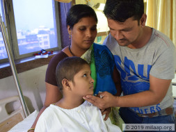 Helpless Driver Is Struggling To Save His Cancer-Ridden Daughter
