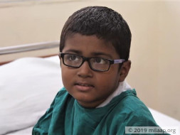 Painter Blames Himself For Son's Disease, Needs Your Help To Save Him
