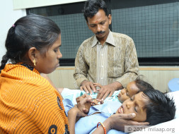 Ironing Man’s 2 Children Are Suffering From Severe Liver Disease