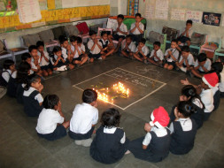 Please help to bring resources for 20 low-income community classrooms.