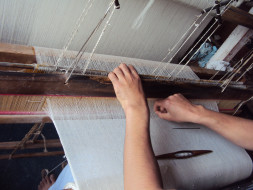 Help Sonaullah to sustain his carpet weaving business and get raw materials
