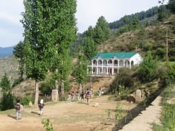 Please contribute money/resources for the children at the Haji Public School in Kashmir - every little support matters!