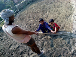 Support Bachhaipur village to buy a tractor.