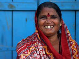 Be. contributes 5% per product purchased toward hygiene awareness and sanitation initiatives for women and girls in rural communities.