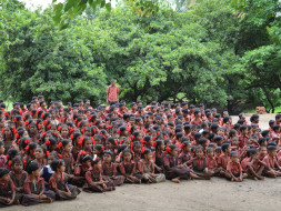 Provide free education to children of migrant labourers