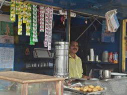 Help Tea shop guy daughter's education - Pursuing Medicine