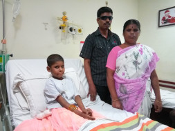 They Are Begging Outside A Temple To Save Their Daughter From Cancer