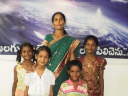 Support Mother Of 4 Children Run A Tiffin Center