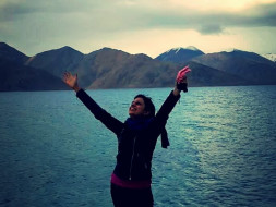 Help Saloni Travel To A Destination She Has Dreamt Of For Years