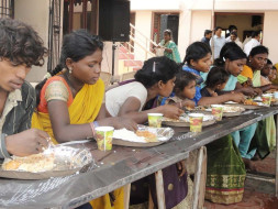 Project Zaroorat - Help Provide A Meal For The Ones In Need