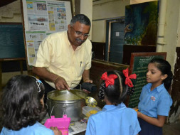 Sponsor nutritious meal to underprivileged school kid for Rs. 2 a meal
