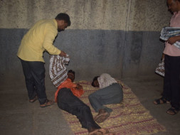 Donate a blanket to homeless for Rs:120/- Target1000 Blankets
