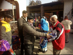 Blanket distribution in Lucknow