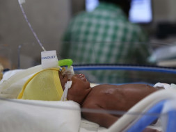 Miracle Baby Born After 3 Miscarriages Is Fighting To Survive