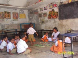 Help Poor Kids’ Education Saraswathi Sisu Mandir Padmarao Nagar