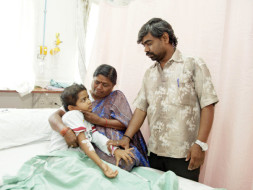 This Auto Driver Who Even Sold His Auto Needs 9 Lakhs More To Save Son