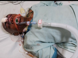 Help Dorababu Fight Battles In The Hospital And Come Out Of Danger