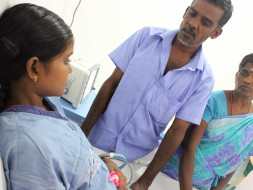 Internal Bleeding In Her Liver Is Killing This Tea Seller's Daughter