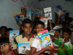 Please help orphan children and poor children!