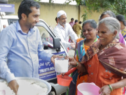 Help serving free food to the hospital Needy & poor patient attenders