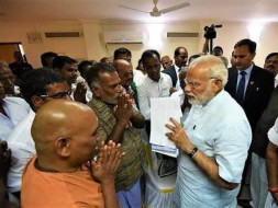 Helping hands as an Indian citizens to kerala flood victims