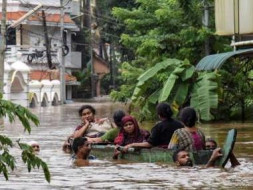 #Standwithkerala Donate to flood relief campaign