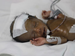 Help Nazia save her newly born baby boy