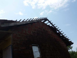 Cyclone Destroyed School Structure, Help Renovate The School
