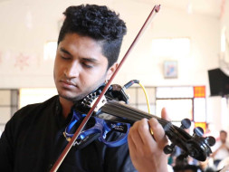 Help Jestin Perform and Be A Violinist