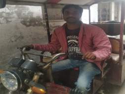 Support A Specially Abled E-Rickshaw Driver To Become Self-Reliant