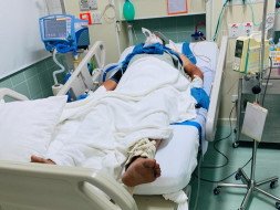 Help Manoj Joshi survive!