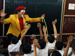 Navy Officer Turned Clown To Make Cancer Children Happy