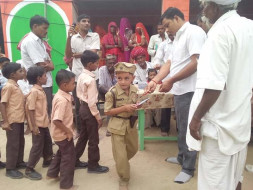 असहाय व गरीब बच्चों को शिक्षा में सहायता हेतु प्रयासरत संस्थान