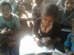 Help us to provide nutritious meals to slum children in Jaipur