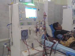 Help Siakeulak For his kidney transplant.