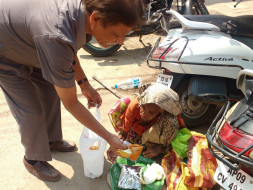 Support Dr Shankar Rao Feed Underprivileged People