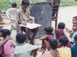 'World's Youngest Headmaster' Gives Poor Kids Free Education