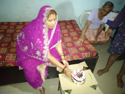 Help My Mother Undergo Knee Replacement Surgery