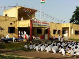 चला बनवूया बोलक्या भिंतींची भन्नाट शाळा