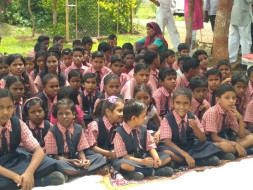 Help to provide uniform,stationary,day meal to school children