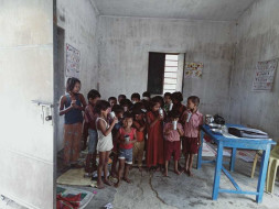 Help Poor Children Willing To Read.