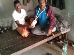 Ramdin Saket Fell From Bicycle And Fractured His Hand, Help Him