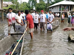 #AssamFloods,
Sowmick has come to help people affected by Assam Floods