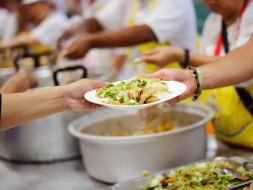 Annam Pagirnthudu - Help The Homeless Get Food