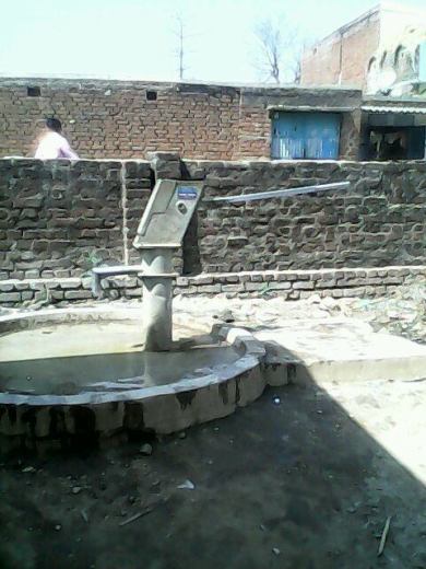 Hand pump