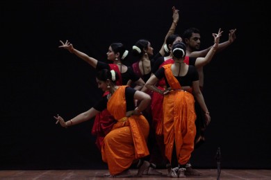 Vyuti performing 'Viharati'