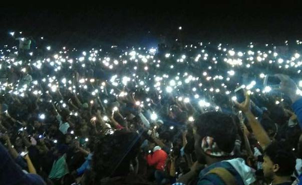 Lakhs of women, kids, men protesting day and night at Marina needsfood